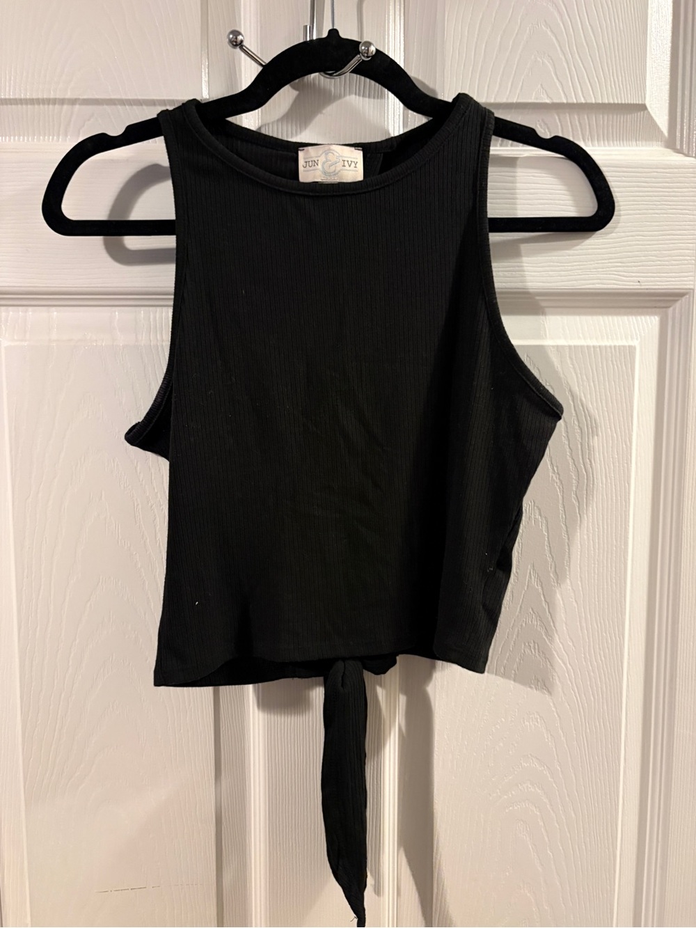 Francesca's Collections Black Ribbed Tie-Back Cropped Tank
